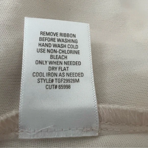 Cream dressy blouse belted sequins lace flowing sleeves. - Picture 7 of 8